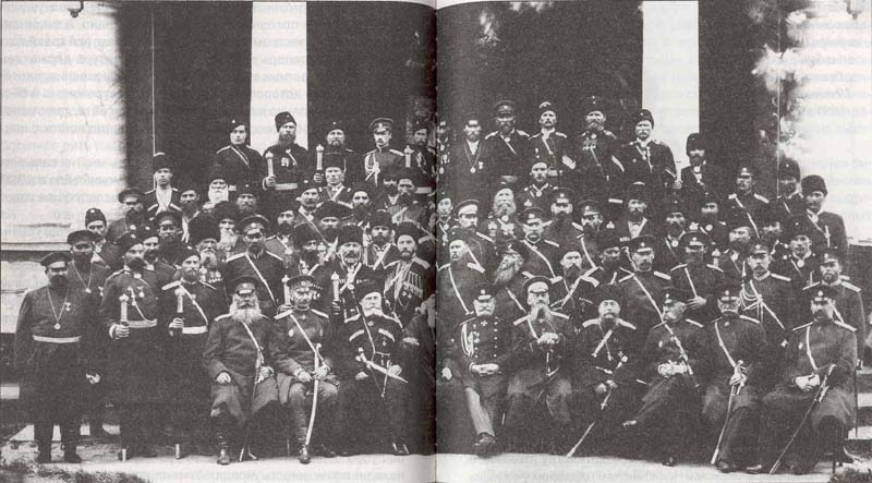 В.И. Ершов среди участников коронации Николая II (шестой слева в первом ряду)