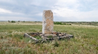Памятный знак народному герою Естекбаю Бесбаеву. Май 2021 года