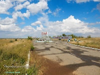 Памятник на въезде в Ясный с юга. Август 2023 года