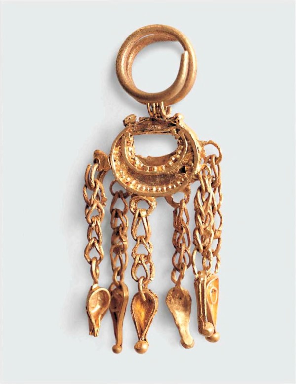 Рис. 5. Могильник Прохоровка 1. курган Б. погребение б. Золотая серьга.