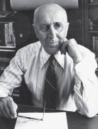 Чумаков Михаил Мефодьевич (1918–2007)