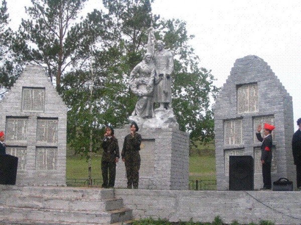 Памятник «Скорбящая мать и воин» с. Кулагино